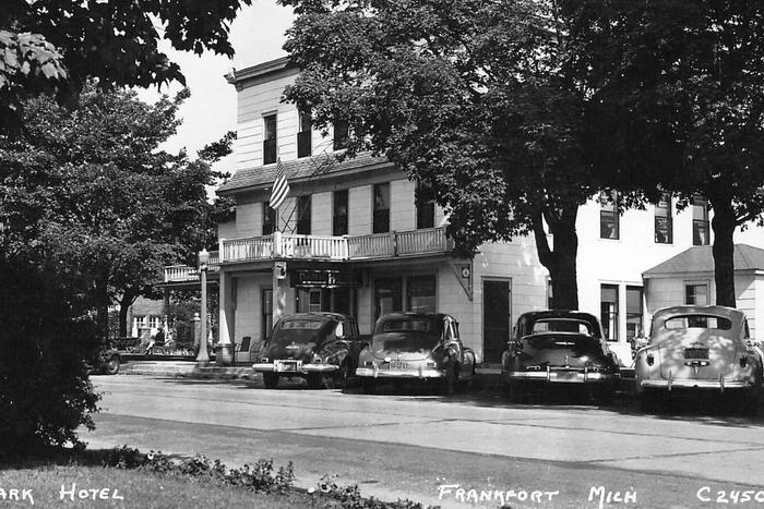 Frankfort Michigan Rppc Postcard C1950s Park Hotel Building